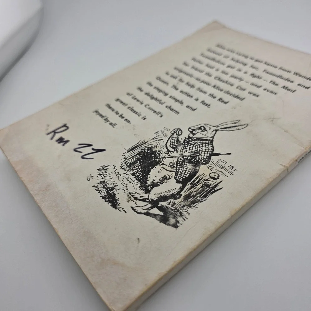 Alice in Wonderland Script Book Anne Coulter Martens‎ Paperback Pre-Owned AS IS